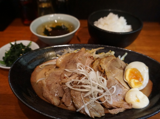 炙りチャーシュー定食