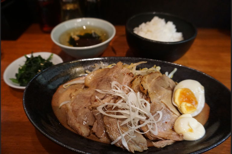 炙りチャーシュー定食